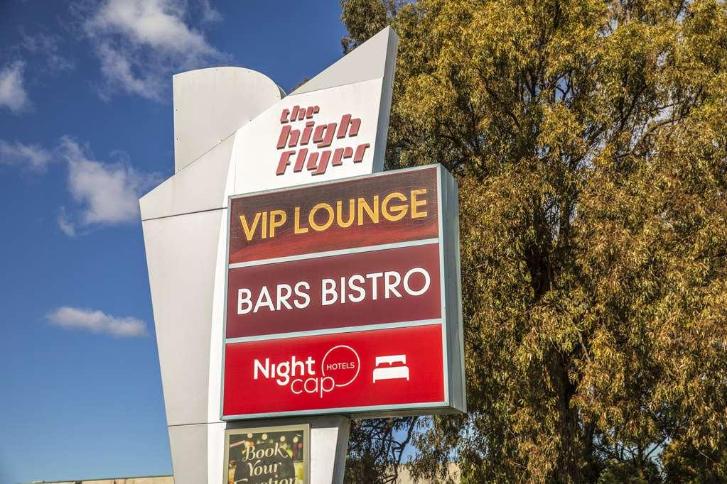 Nightcap At High Flyer Hotel Банкстаун Экстерьер фото